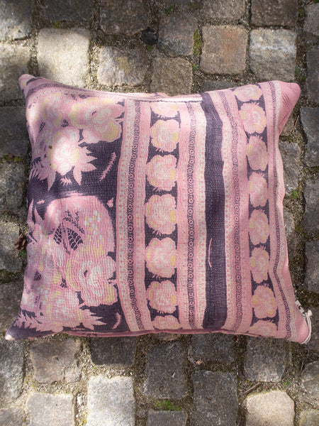 Kantha Cushion M  - 82